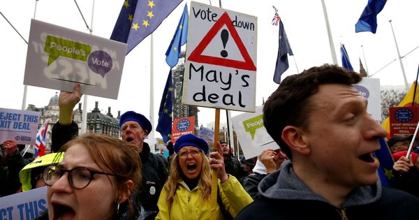 Foto: Manifestantes contrarios al Brexit protestan ante el Parlamento británico, en Londres. (Reuters)