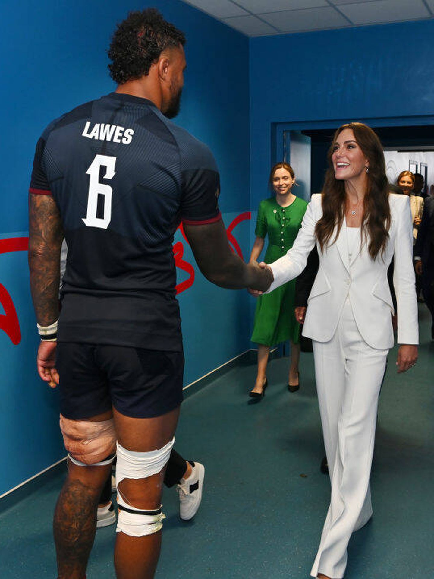 Kate Middleton, saludando a los jugadores en el Stade Vélodrome. (Getty)