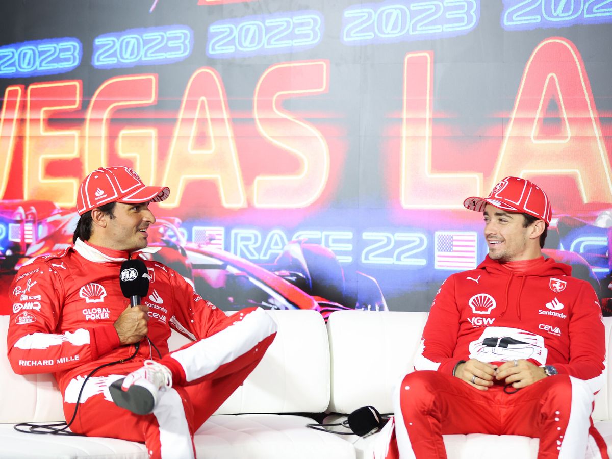 Foto: Sainz y Leclerc, en el pasado GP de Las Vegas. (Europa Press/Antonin Vincent)