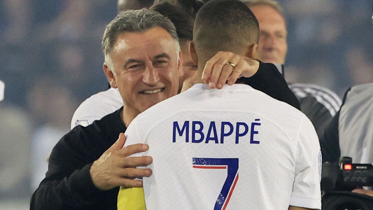 Galtier junto a Mbappé en la celebración de la Ligue 1. (Reuters/Pascal Rossignol)
