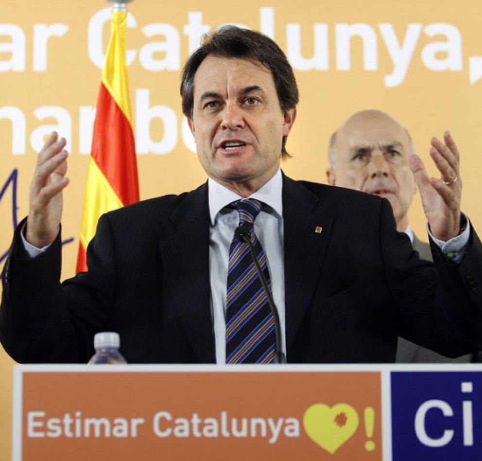 Foto: CiU advierte a Zapatero: “Has jugado con fuego”