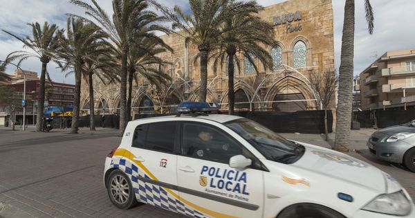 Foto: Un coche de la Policía Municipal en Palma. (EFE)
