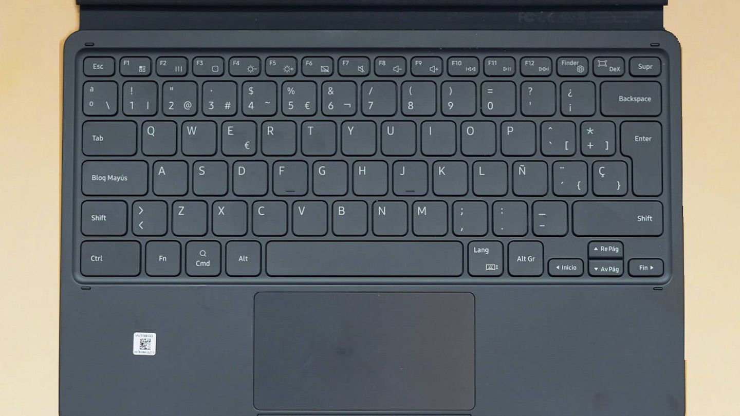 Arriba, teclado del iPad Pro. Abajo, teclado del Galaxy Tab de Samsung. Foto: M. Mcloughlin