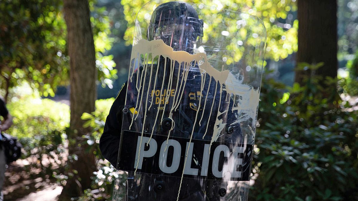 Éxodo de policías de ciudades a los pueblos de EEUU: "La comunidad muestra cero respaldo"