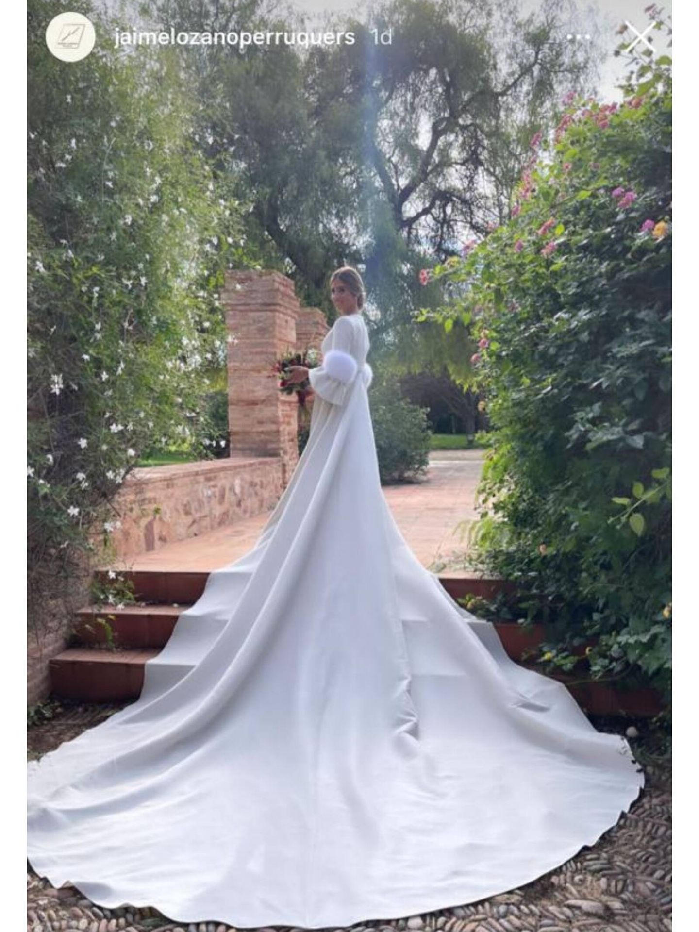 María y su vestido de novia de From Lista with Love. (Instagram)