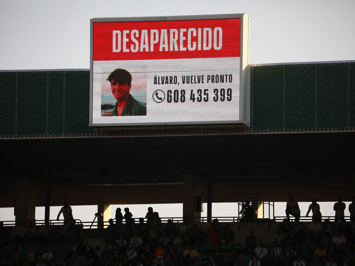 Foto: Videomarcador recuerda al juvenil del Córdoba CF desaparecido en Sevilla (EFE/Salas)