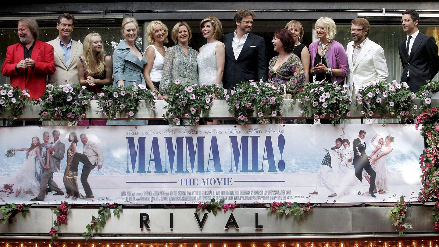 Agnetha y el resto de ABBA acudieron al estreno de la versión cinematográfica del musical 'Mamma Mía' en Estocolmo. (EFE)