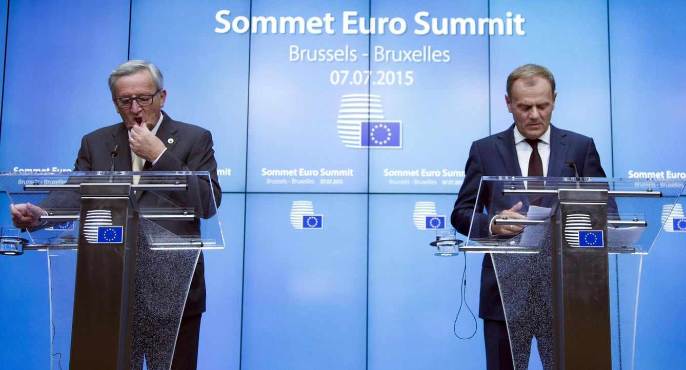 Comparecencia de prensa junto a Juncker (i) tras una cumbre. (Reuters)