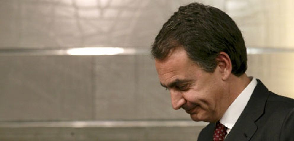 Foto: Zapatero pide a las grandes empresas un plan de 30.000 becas para atajar el paro juvenil