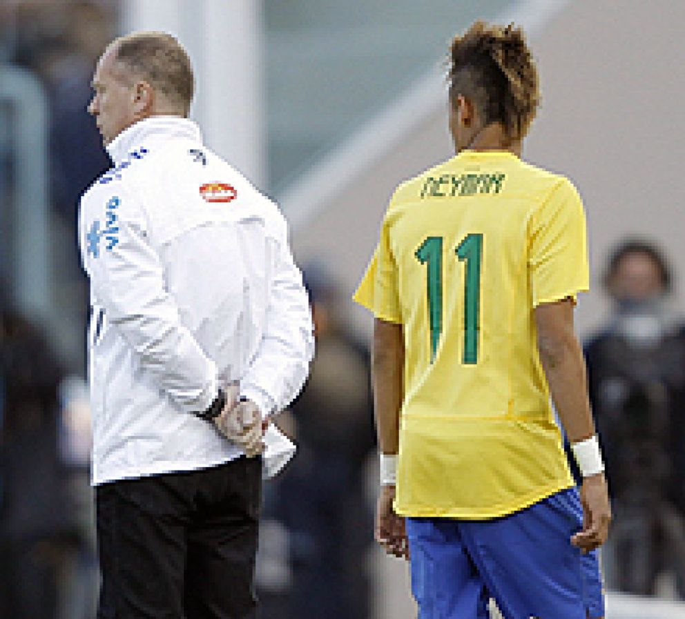 Foto: Menezes sobre Neymar: "Tiene que aprender a pasar a los compañeros"