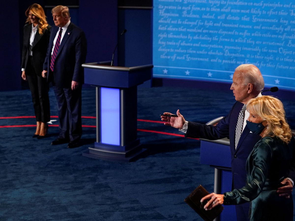 Foto: Donald y Melania Trump en el mismo escenario que Jill y Joe Biden. (Reuters)