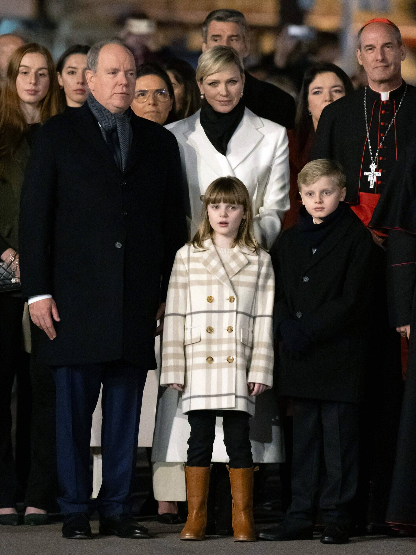Charlène y Alberto de Mónaco con sus hijos. (Cordon Press)