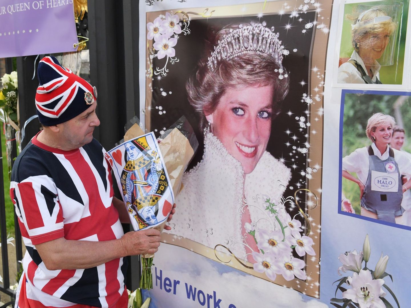 Imágenes y flores en honor a Diana de Gales, en Londres. (EFE)