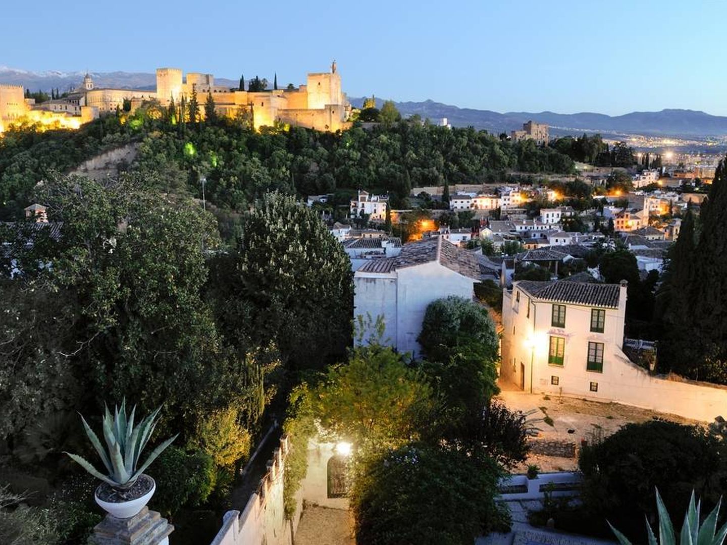 Y allá a lo lejos la Alhambra. (Foto: Ayuntamiento de Granada)