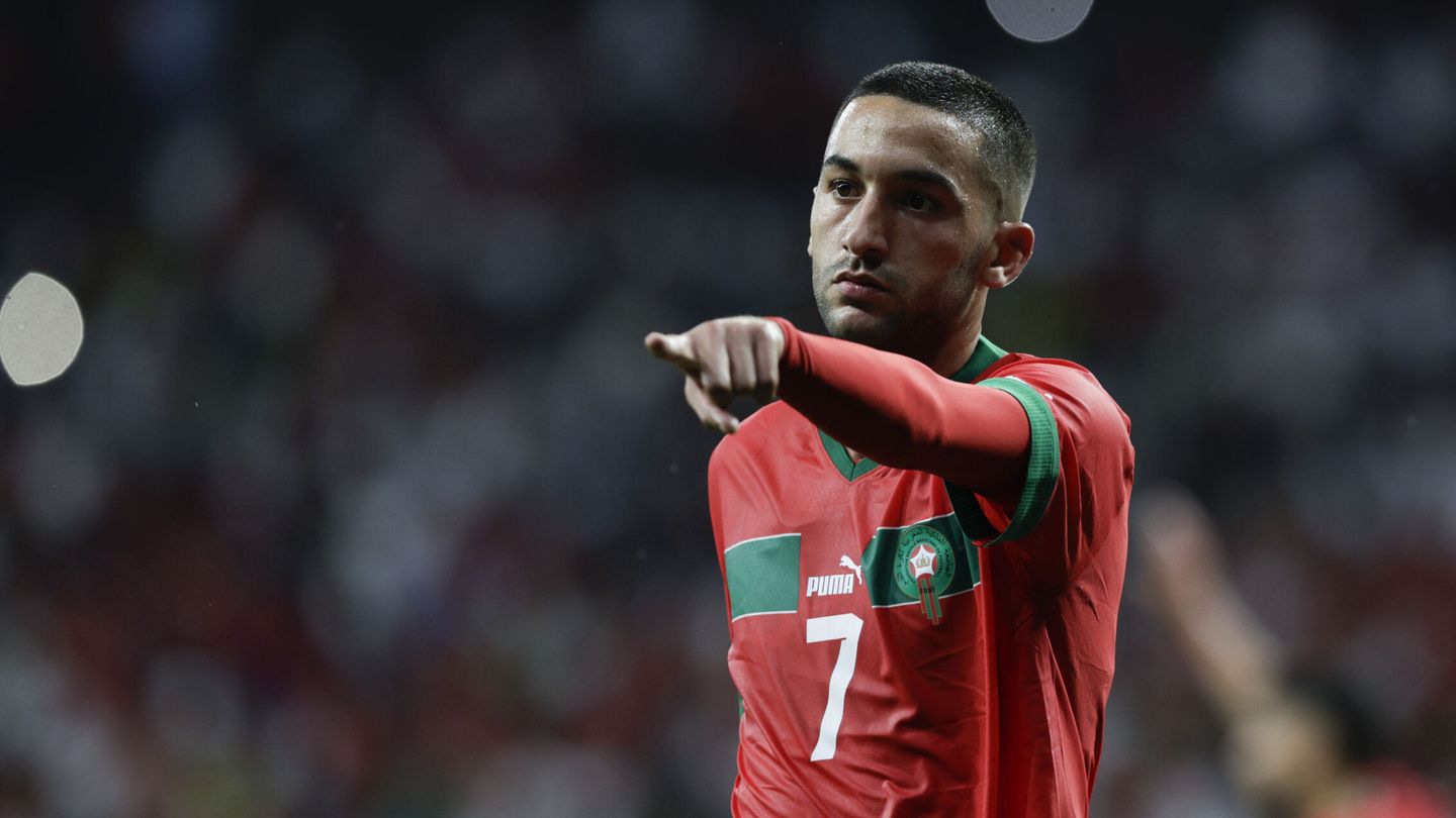Hachim Ziyech durante un partido de la selección marroquí.