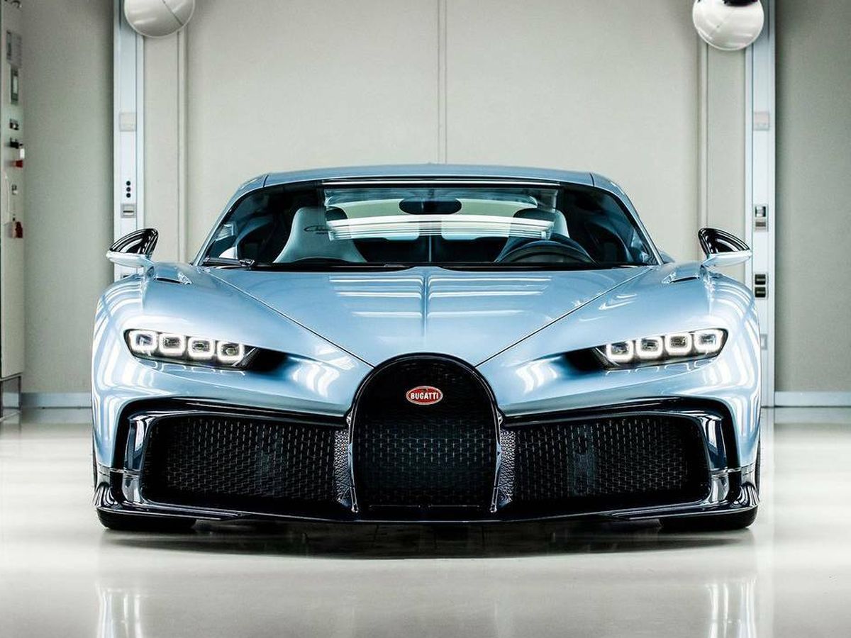 Foto: La parrilla de herradura de Bugatti es más ancha para aspirar más aire. (Bugatti)