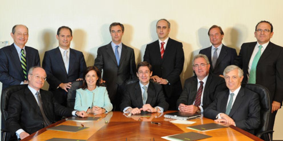 Foto: Dimite todo el consejo de administración de Bankia, salvo 'Goiri' y Verdú