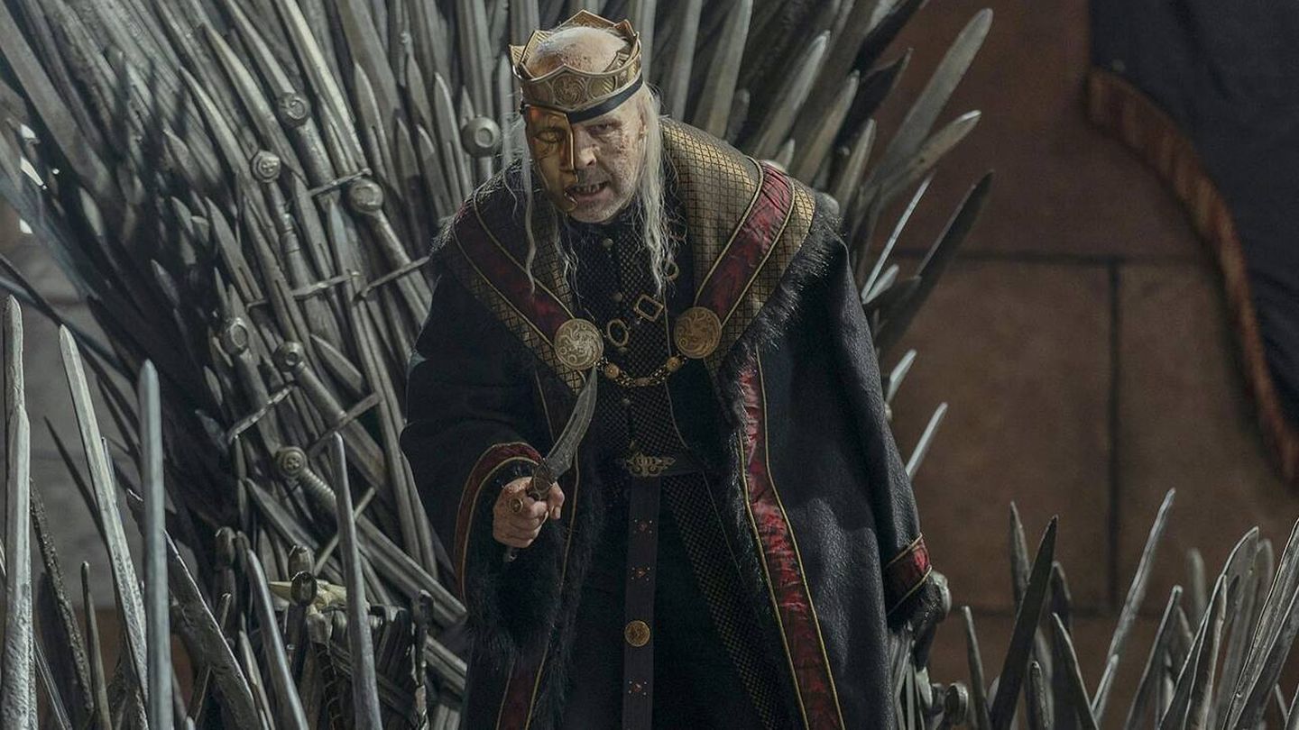 Paddy Considine como el decrépito rey Viserys Targaryen. (HBO)