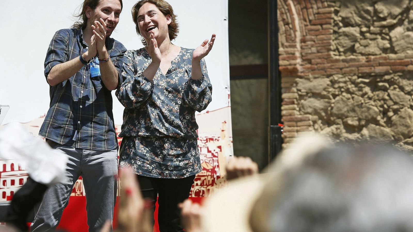 Foto: La alcaldesa de Barcelona, Ada Colau, y el secretario general de Podemos, Pablo Iglesias. (EFE)