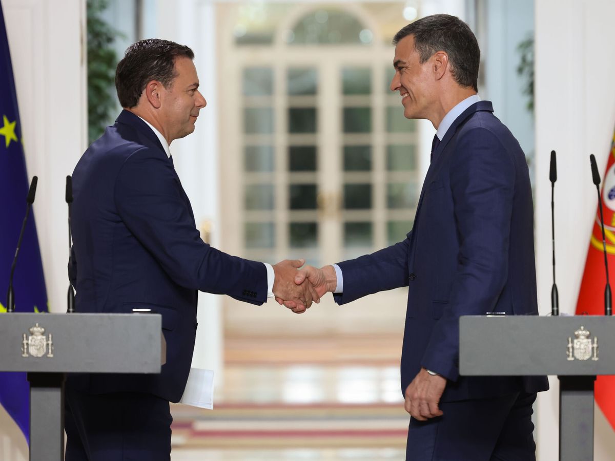 Foto: Pedro Sánchez recibe al primer ministro de Portugal, Luís Montenegro. (EFE/Kiko Huesca)