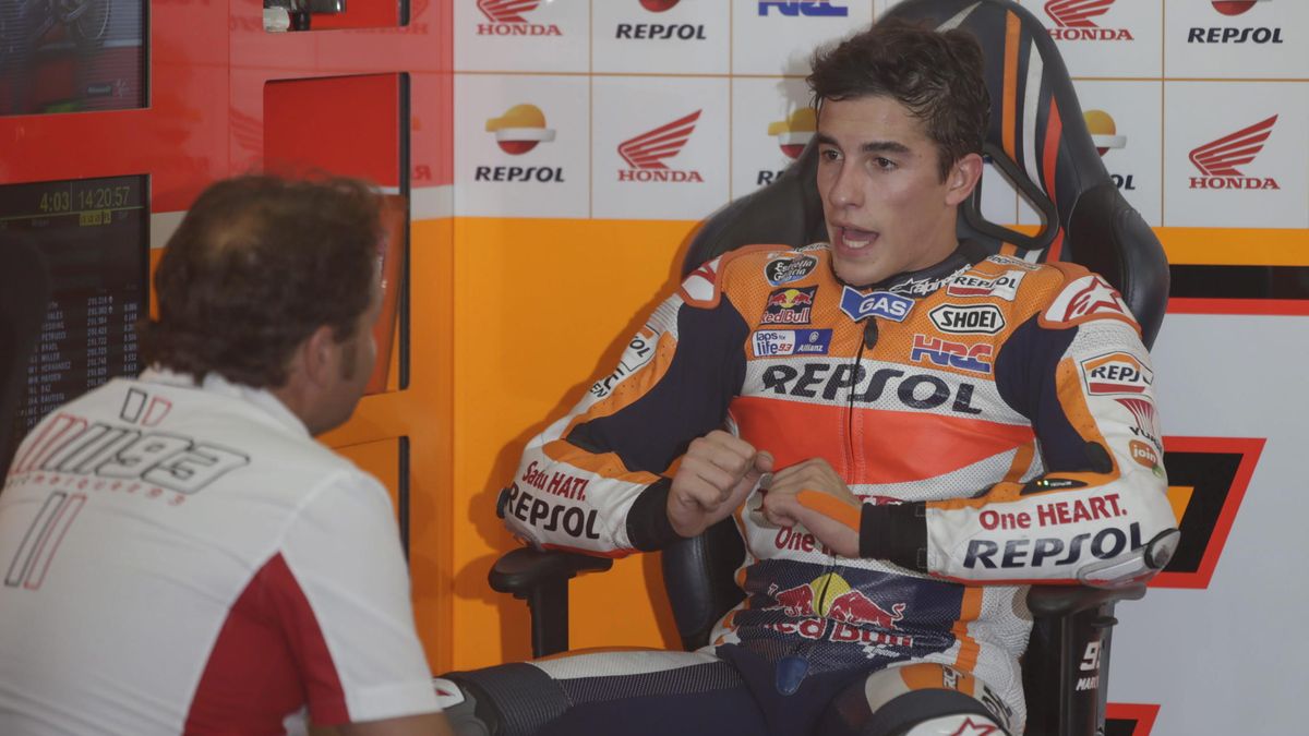 La telemetría de Honda confirma "un impacto de Rossi al freno de Marc Márquez"