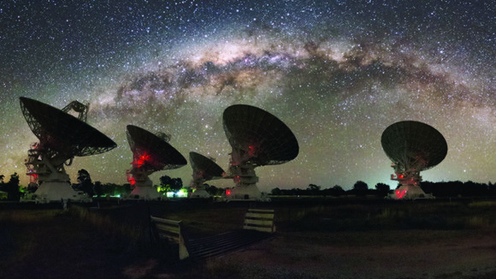 Foto: El Australian Telescope Compact Array (ATCA) ha permitido determinar la ubicación de la ráfaga de radio FRB 150418. / Alex Cherney