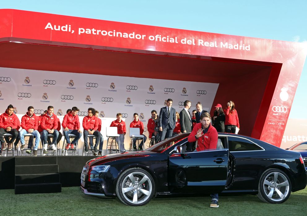 Foto: Sergio Ramos recogiendo su coche en la Zarzuela (Audi).