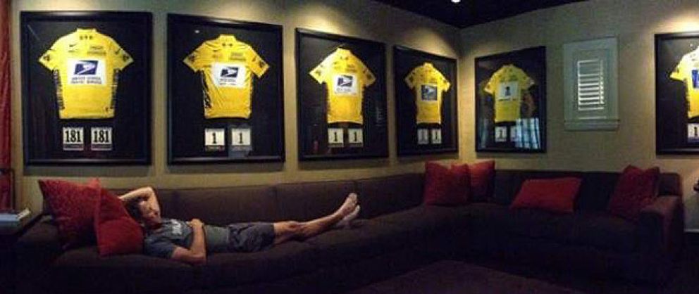 Foto: El derribo de Armstrong se llevó por delante a Wigginns y Contador