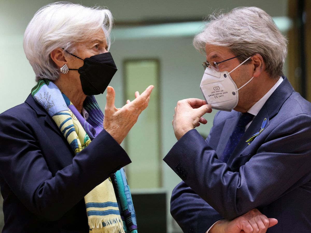 Foto: El comisario europeo de Economía, Paolo Gentiloni, y la presidenta del Banco Central Europeo, Christine Lagarde. (Reuters/Yves Herman)