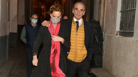 Mario Conde hace oficial su relación con Adriana Torres en un acto en Sevilla: Mi mujer
