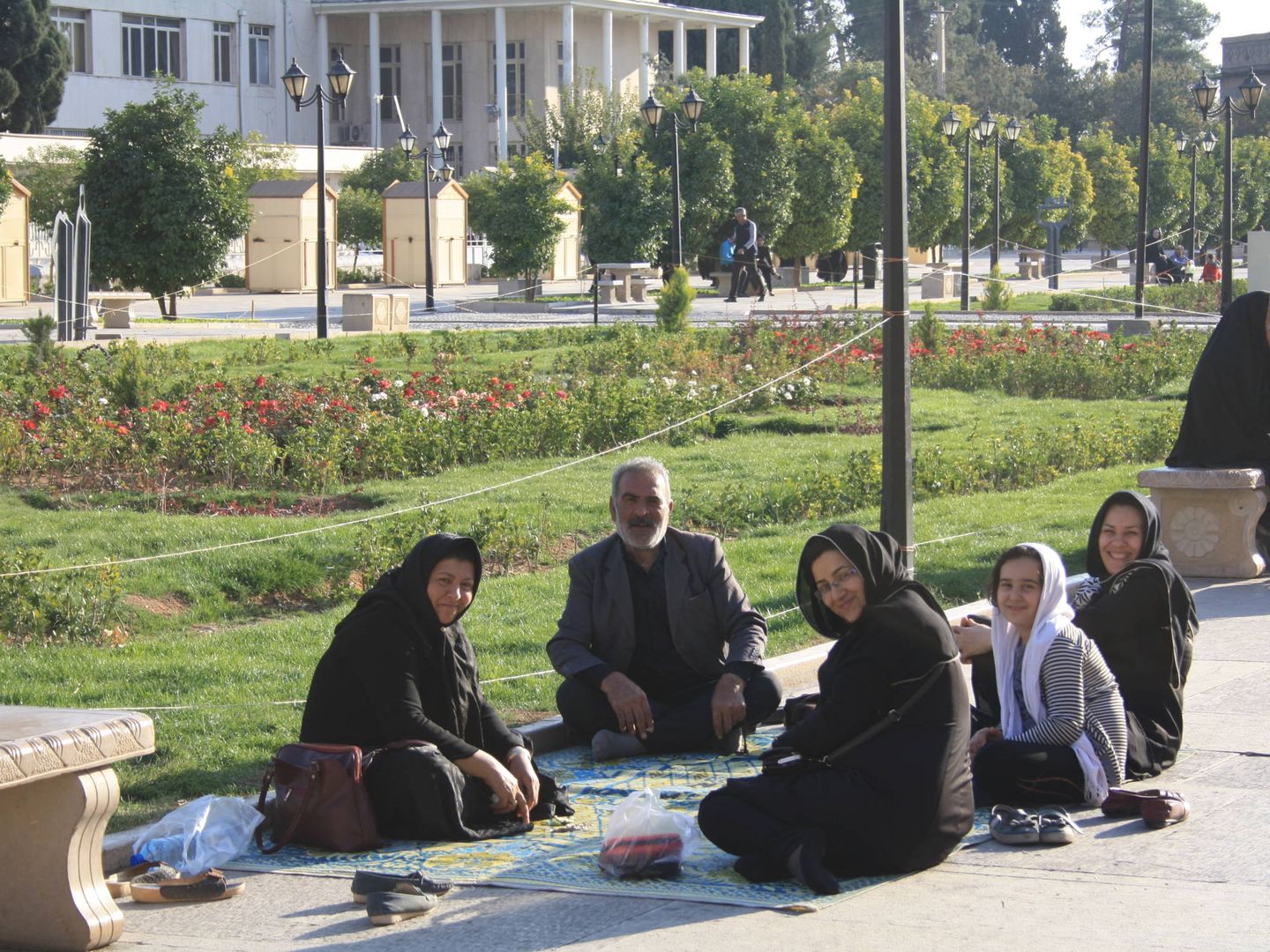 Viernes de picnic en Shiraz.
