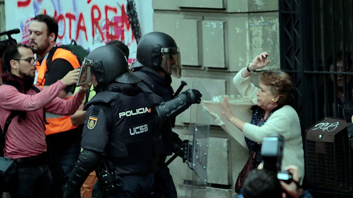 La Audiencia de Barcelona ve "desmesurada violencia" en algunas cargas del 1-O