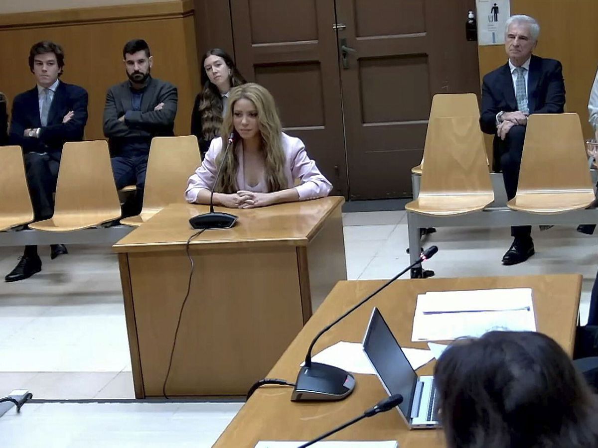 Foto: Captura de vídeo de la señal institucional del TSJC que muestra a la cantante Shakira en la Audiencia de Barcelona. (EFE)