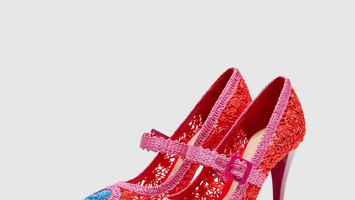 ¿Qué estrella de HBO se ha paseado por la alfombra roja con estos extraños zapatos de croché de Zara?