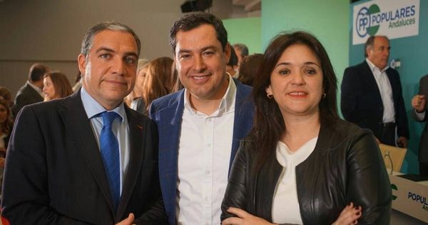 Foto: Elías Bendodo, Juanma Moreno y Margarita del Cid (EFE)