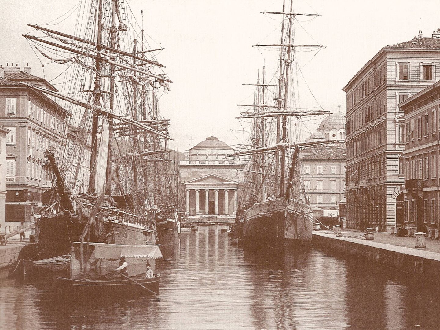 Canal Grande de Trieste alrededor de 1900.