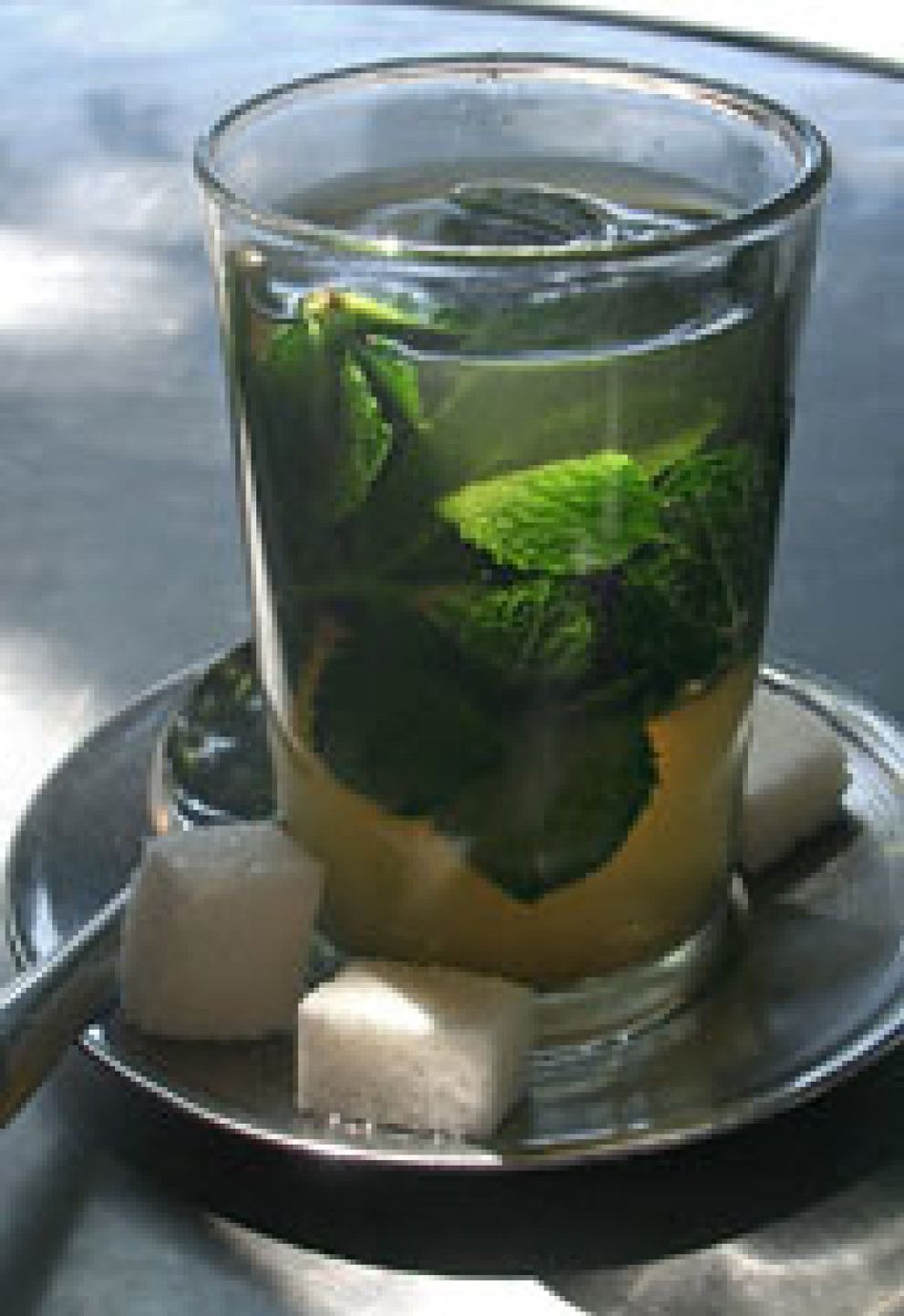 Foto: El té de menta ayuda a tratar el vello corporal excesivo
