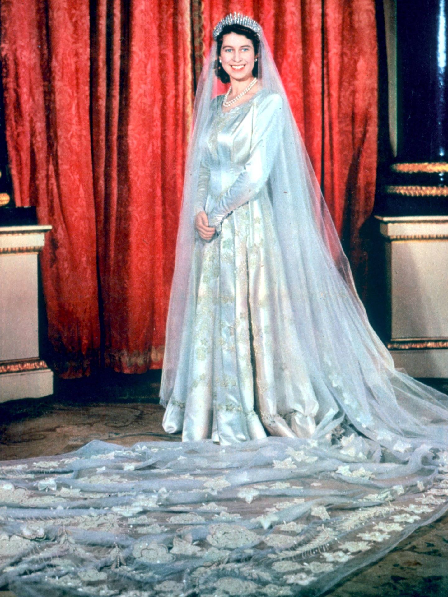 Las novias Windsor: sus vestidos de boda desde Isabel II a Beatriz de York