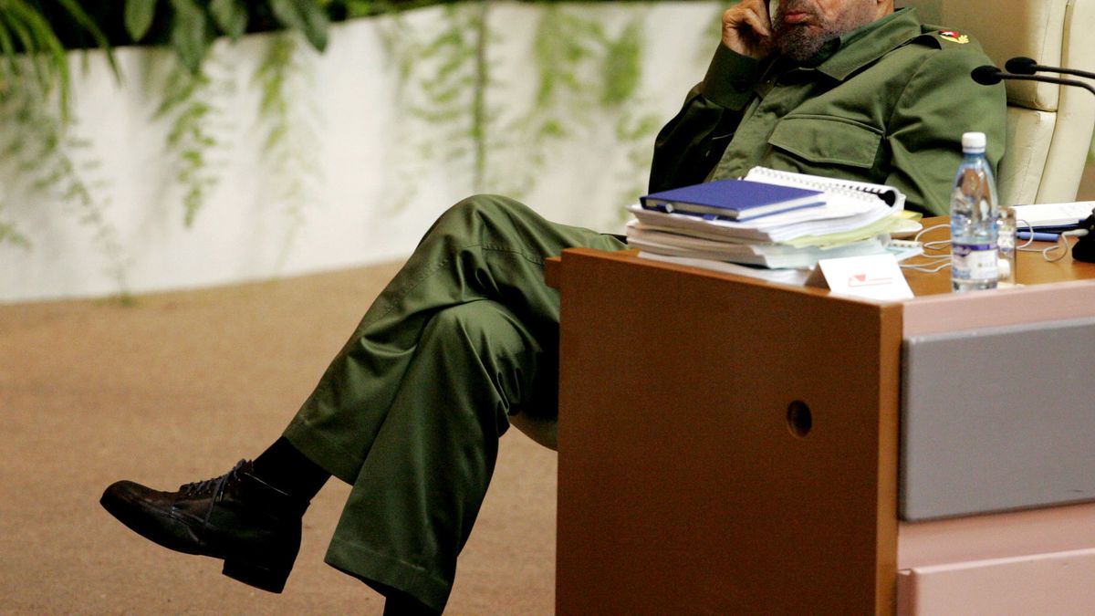 Fidel Castro no confía en EEUU pero respalda una "solución pacífica" a conflictos