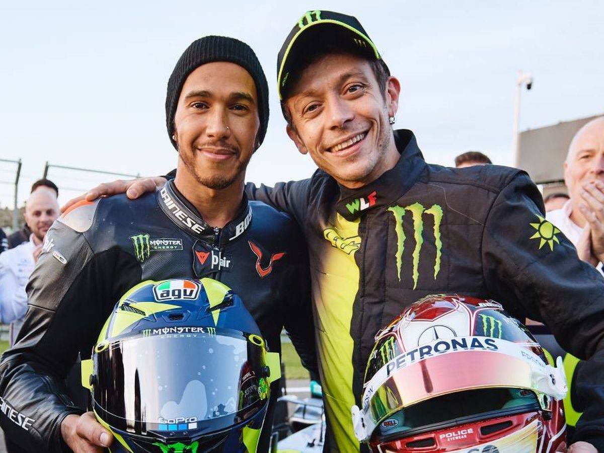 Foto: Hamilton y Rossi, durante el evento organizo por Monster en Valencia. 