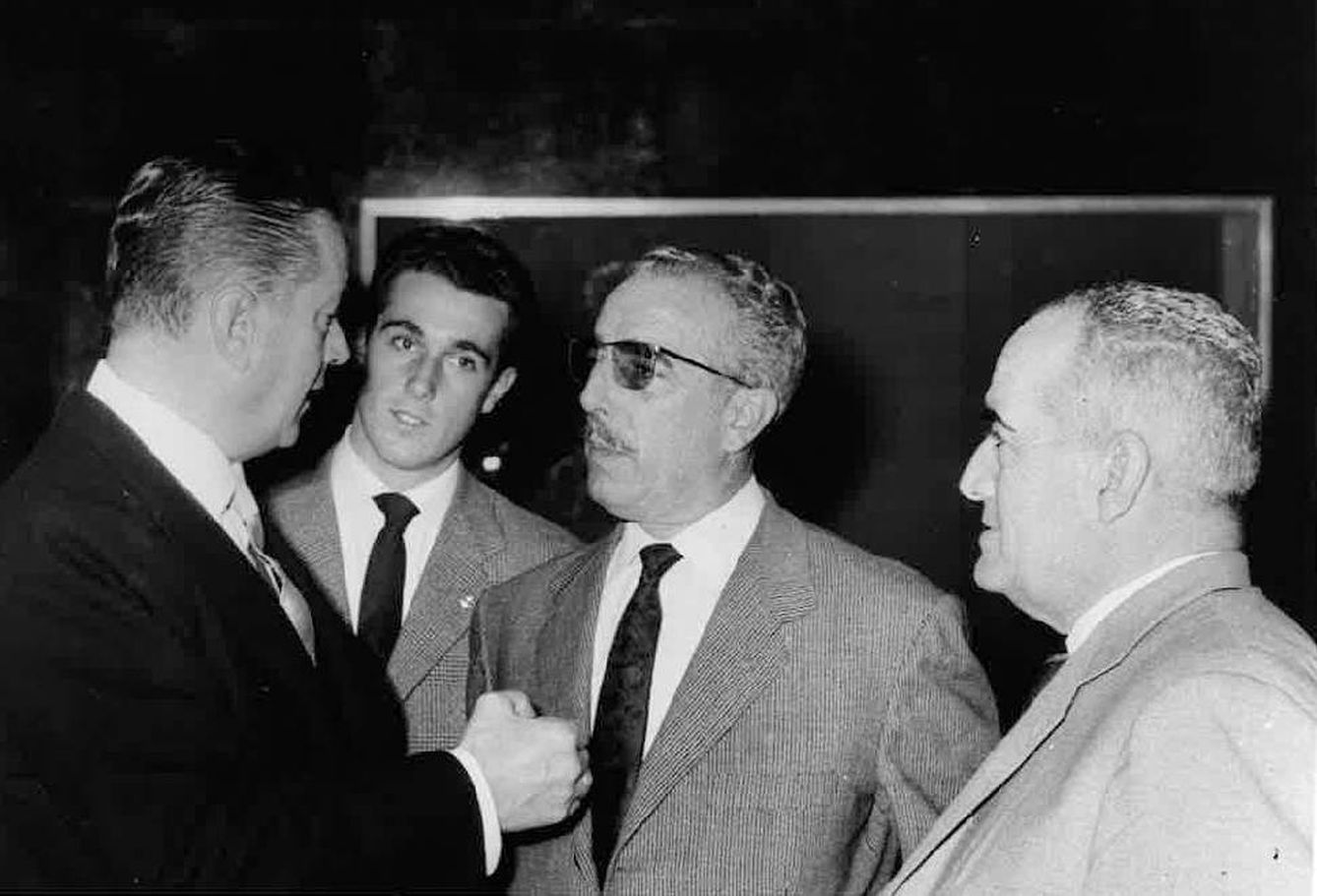 Ramón Gómez, segundo por la izquierda, junto a Cecilio y Amadeo Gómez.  (Archivo de Ramón Gómez)