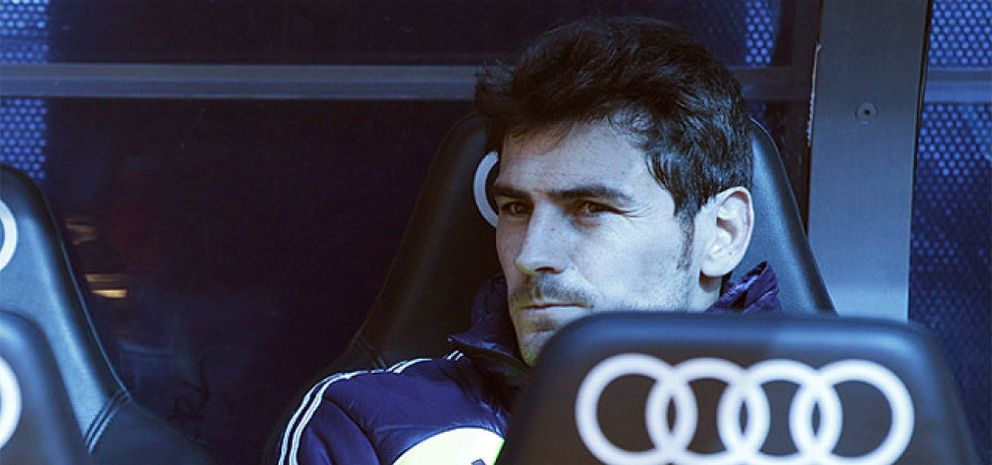 Foto: No hay lugar a una nueva guerra: el Bernabéu sigue estando del lado de Casillas