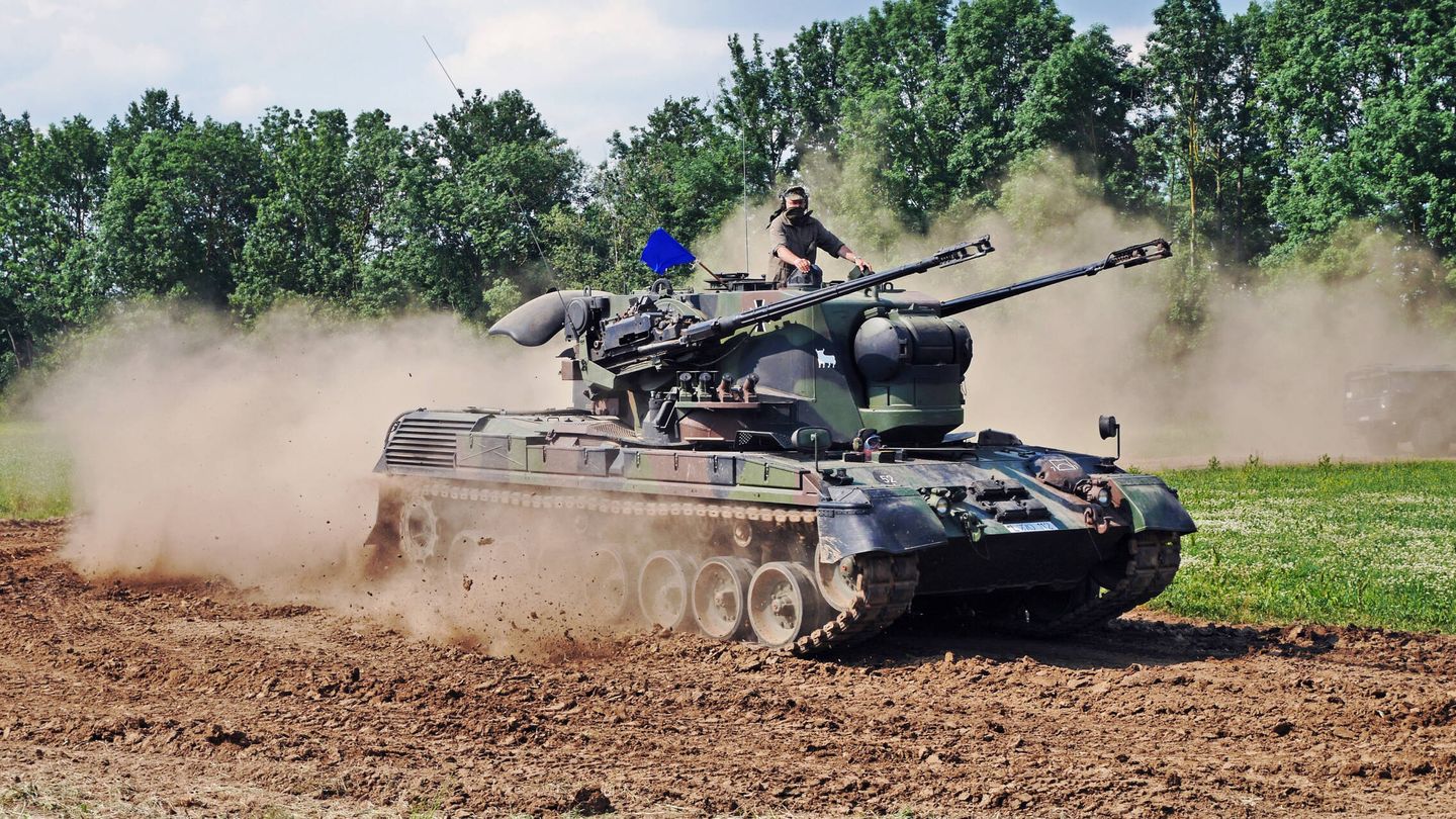 Flugabwehrkanonenpanzer Gepard sobre el terreno. (Rainer Lippert)