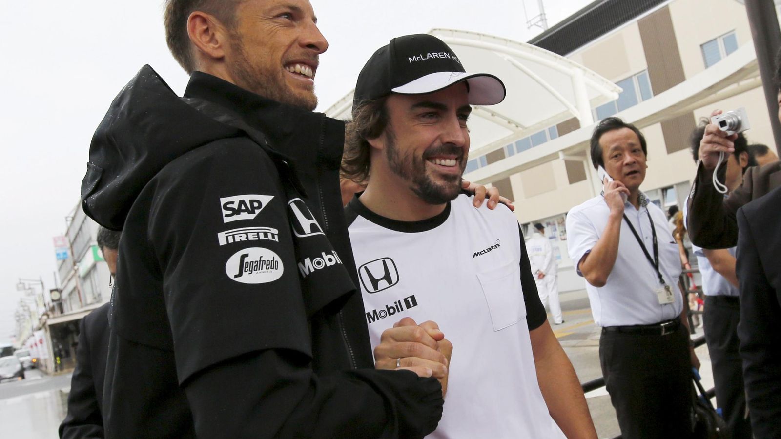 Foto: Jenson Button y Fernando Alonso llevarán un motor diferente en Austin (Reuters)