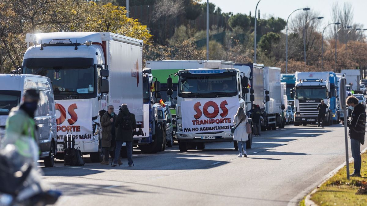 Los camioneros desconvocan el parón previo a Navidad tras un acuerdo con el Gobierno