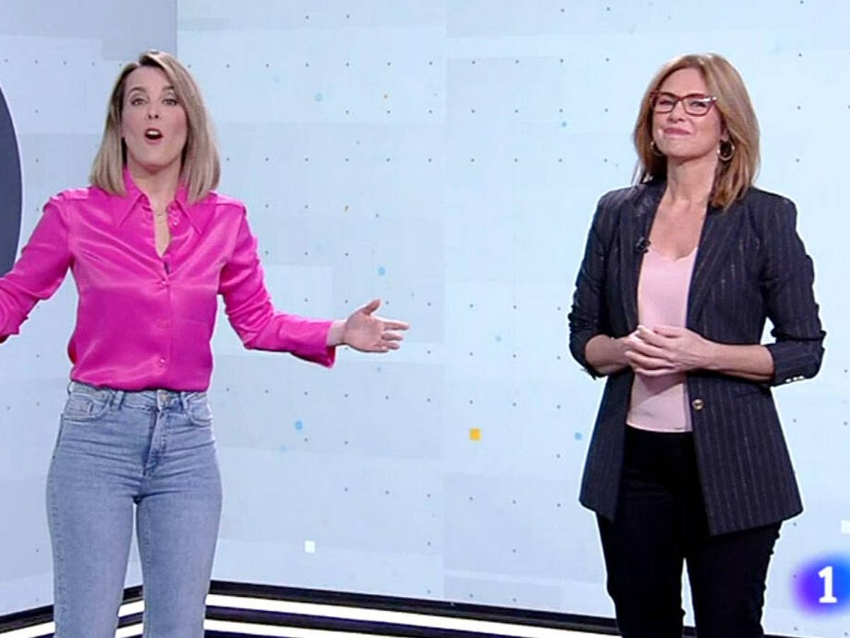 Foto: Ana Ibáñez y Alejandra Arranz en el 'Telediario 1'. (RTVE)
