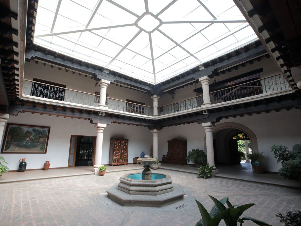Foto: Patio de la casa del gobernador en Michoacán. (EFE/Ivan Villanueva)