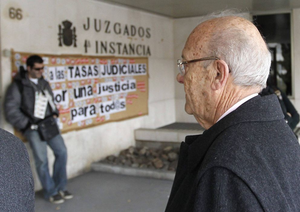 Foto: Simón Viñals llega a los juzgados de Plaza de Castilla (EFE)