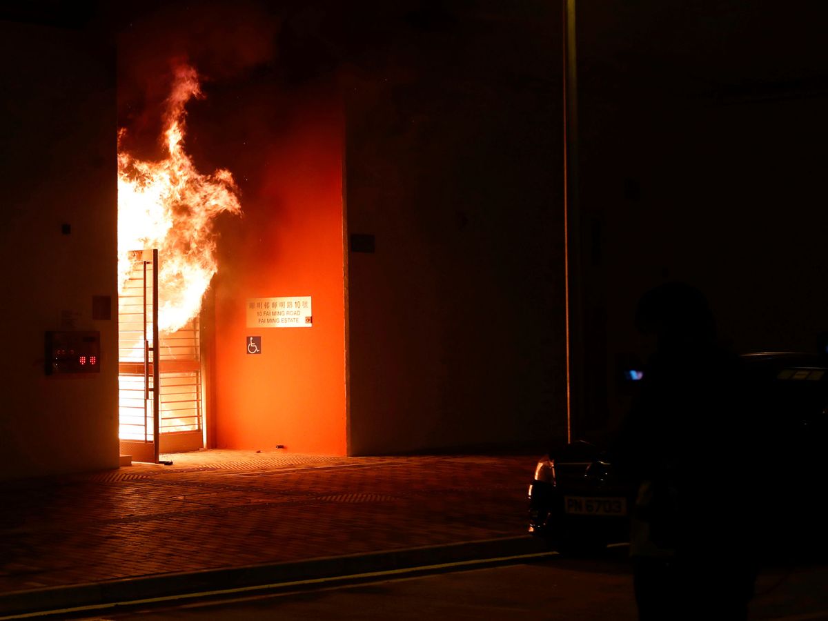 Foto: El recinto en cuarentena ardiendo. (Reuters)