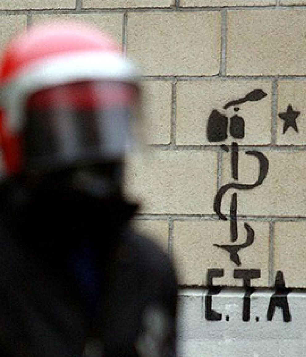 Foto: El Gobierno y los partidos responden a ETA exigiendo su disolución